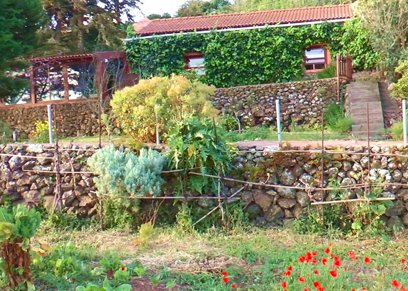 Casa Cypres - vom Gemüsegarten aus gesehen